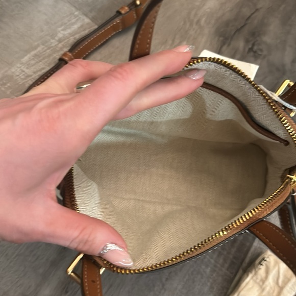 Tory Burch Emerson Printed Leopard Crossbody w/ Dust Bag Brand New - Picture 2 of 9